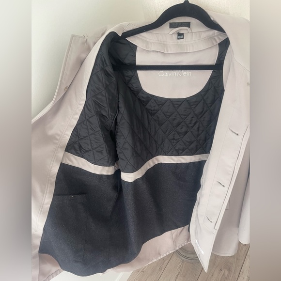 Quilted Calvin Klein Trench Coat - Picture 5 of 5